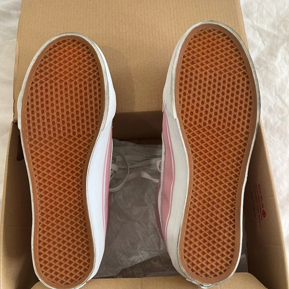 Vans - Picture 3 of 3